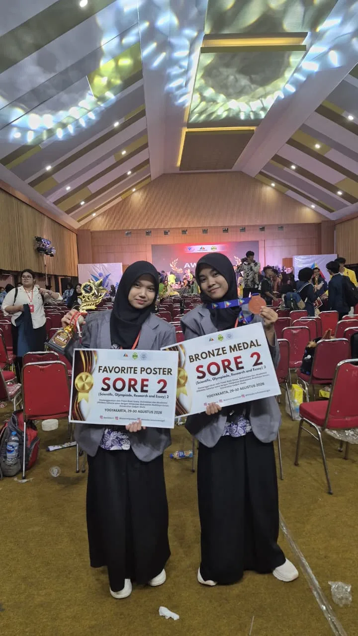 Two Al-Amin Students Win Favorite Poster and Bronze Medal in SORE Competition 2