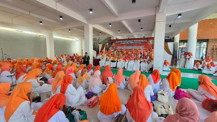 Gebyar Shalawat 1000 Rebana Bersama Majelis Taklim Al Ummahat, Eratkan Ukhuwah Islamiyah