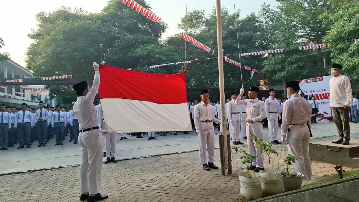 Patriotism Burns at Al-Amin Islamic Boarding School, Thousands of Students and Asatidz Solemnly Commemorate the 81st Anniversary of the Republic of Indonesia