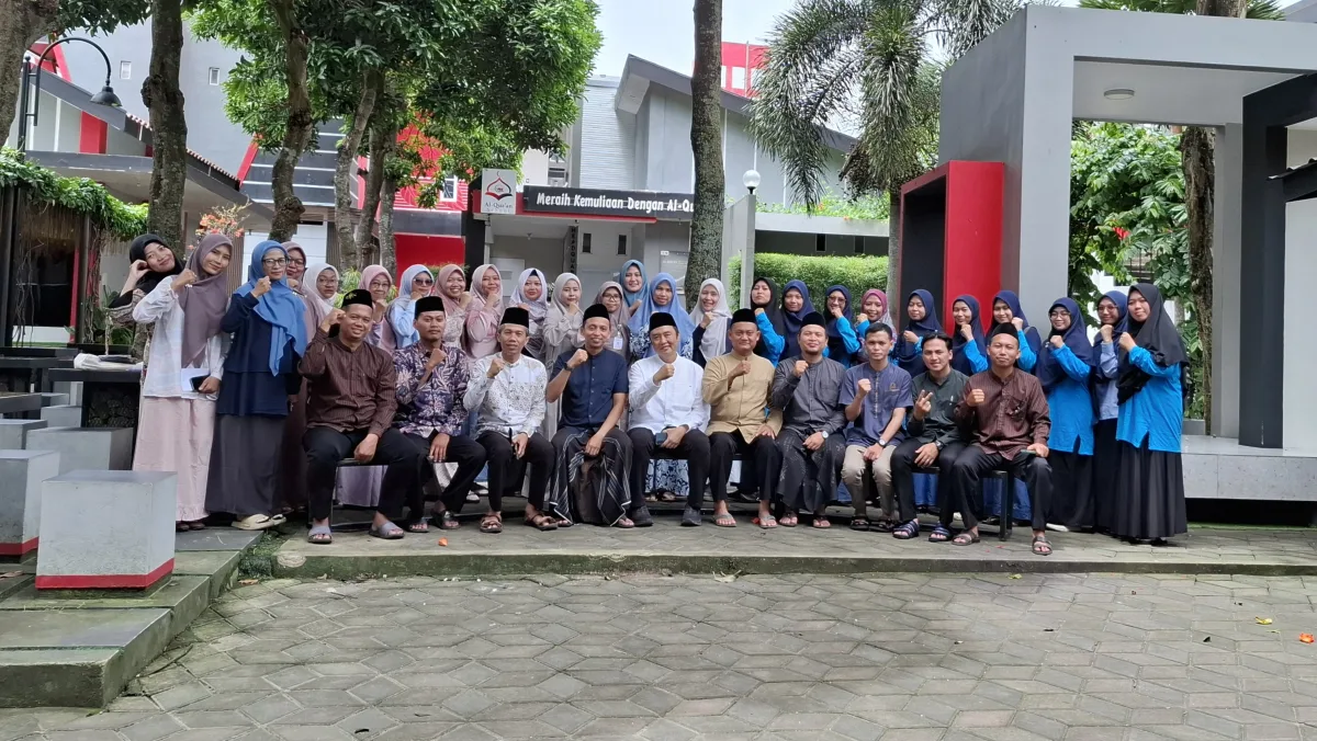 Tingkatkan Kualitas Pengajar, Asatidz Pesantren Al-Amin Ikuti Micro Teaching Berbahasa Inggris di Pare