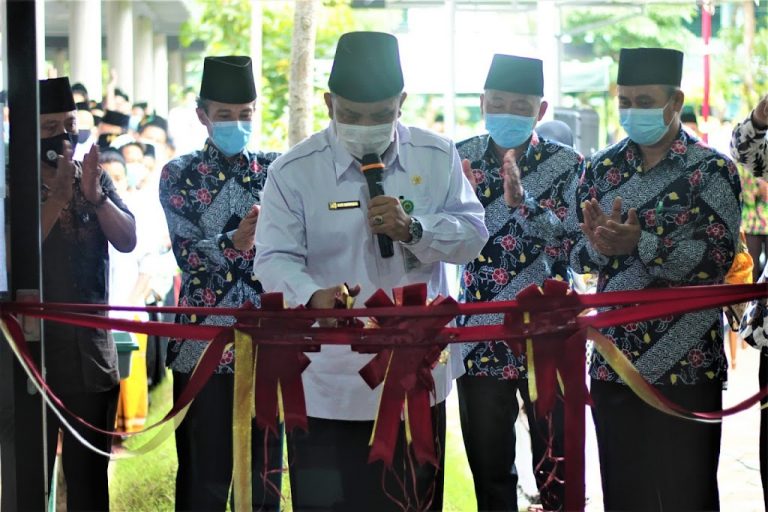 Launching Poskestren, Bentuk Komitmen Pondok Pesantren Al-Amin dalam Pelayanan Kesehatan