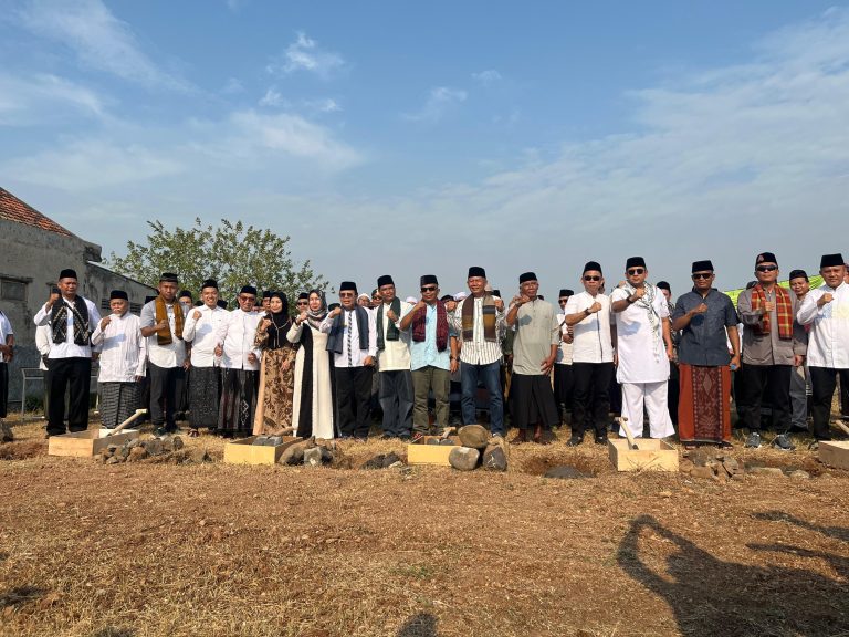 Peletakan Batu Pertama Pembangunan Pondok Pesantren Al Amin 3 dan Gowes Hari Santri Nasional 2024